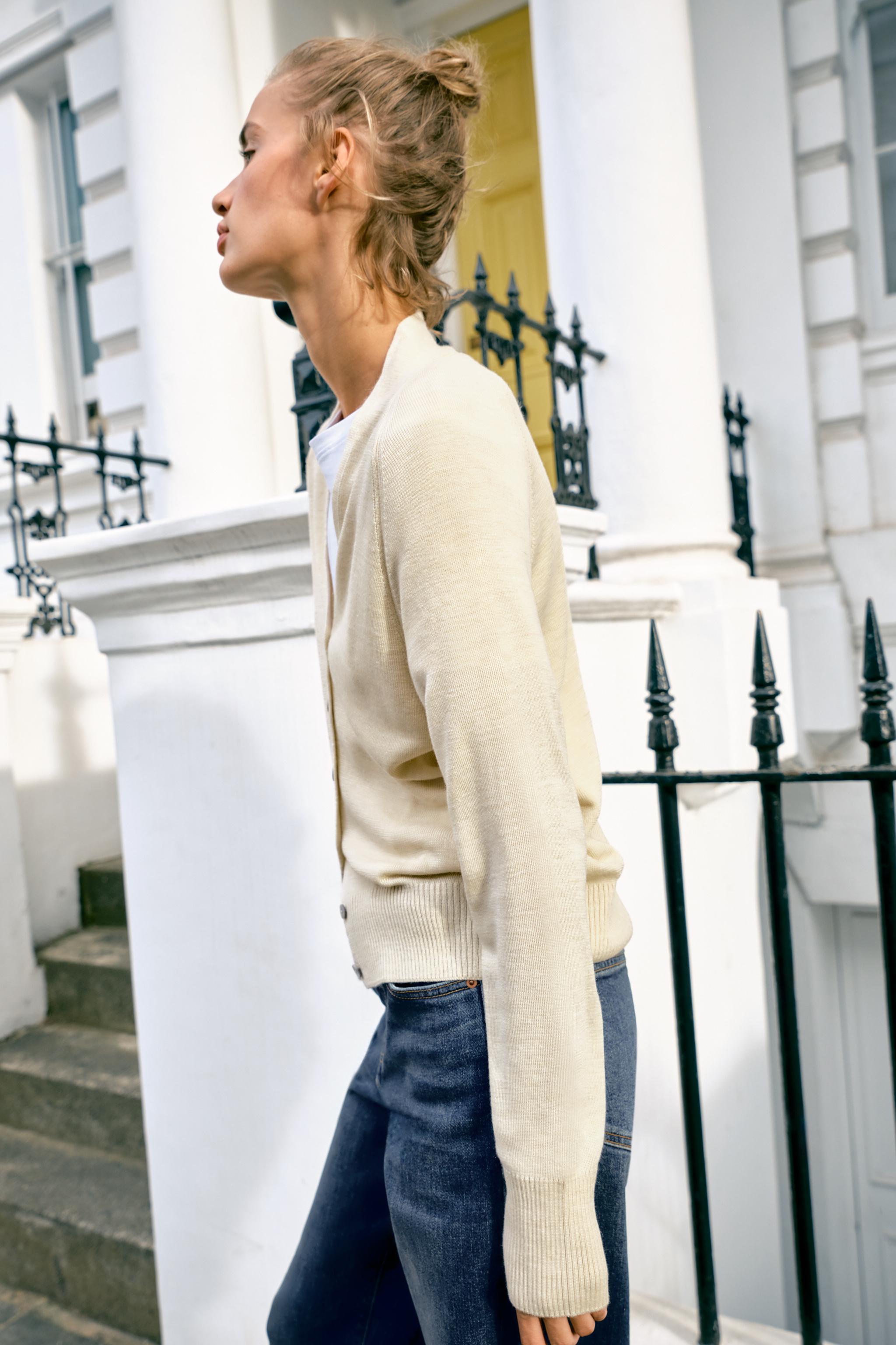 V-NECK CARDIGAN